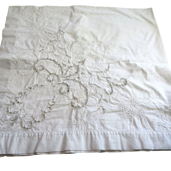 Vintage White Cotton Battenburg Lace Embroidered Cutwork Tablecloth Floral Desig - Picture 6 of 11